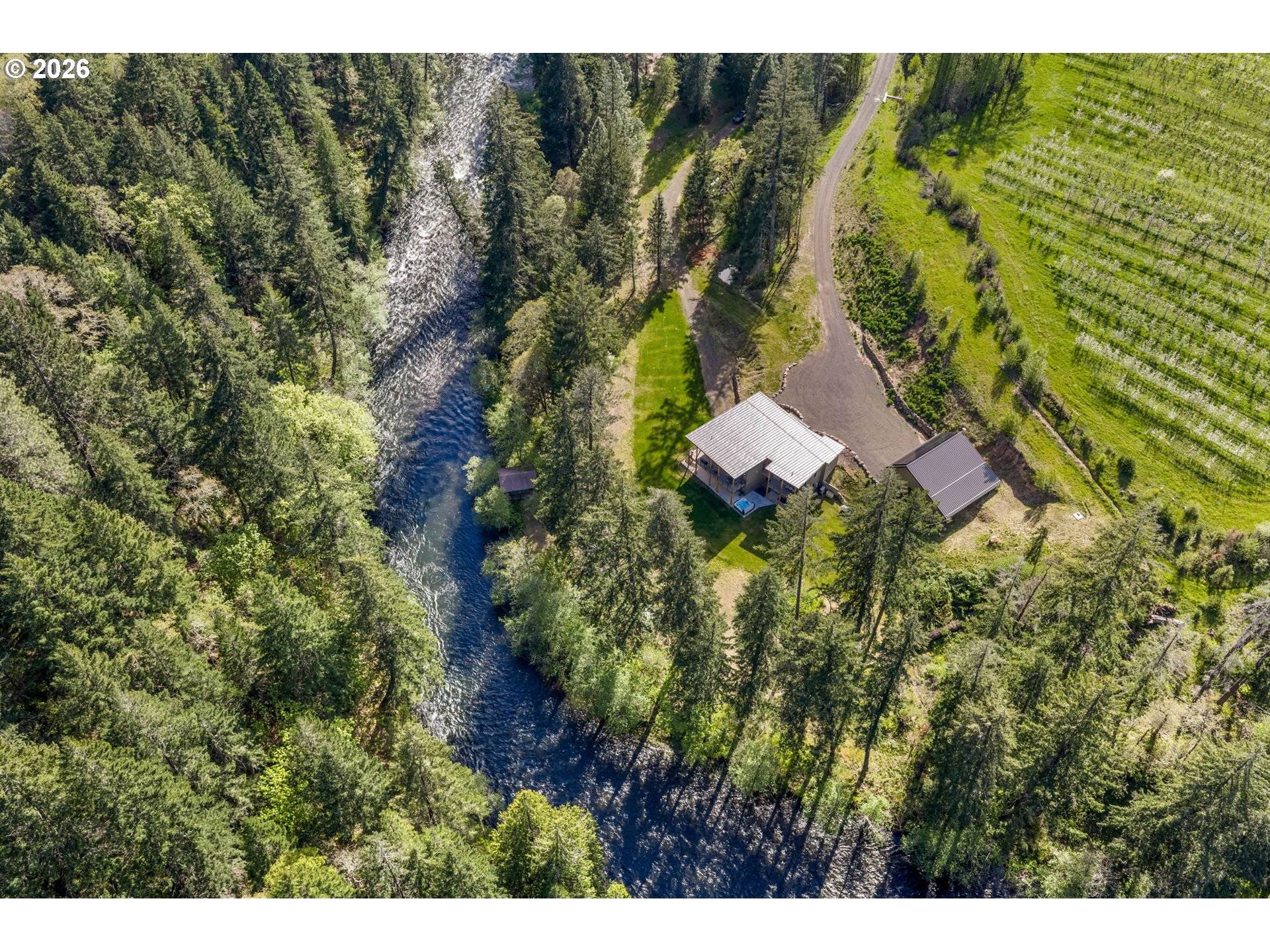 37 WATERSIDE LN, White Salmon, WA 98672