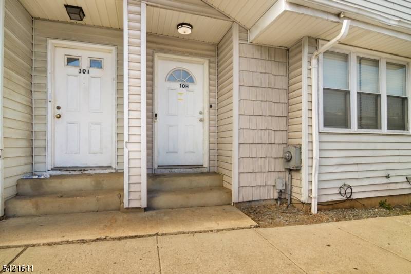 10 Neilson St #H, New Brunswick City, NJ 08901