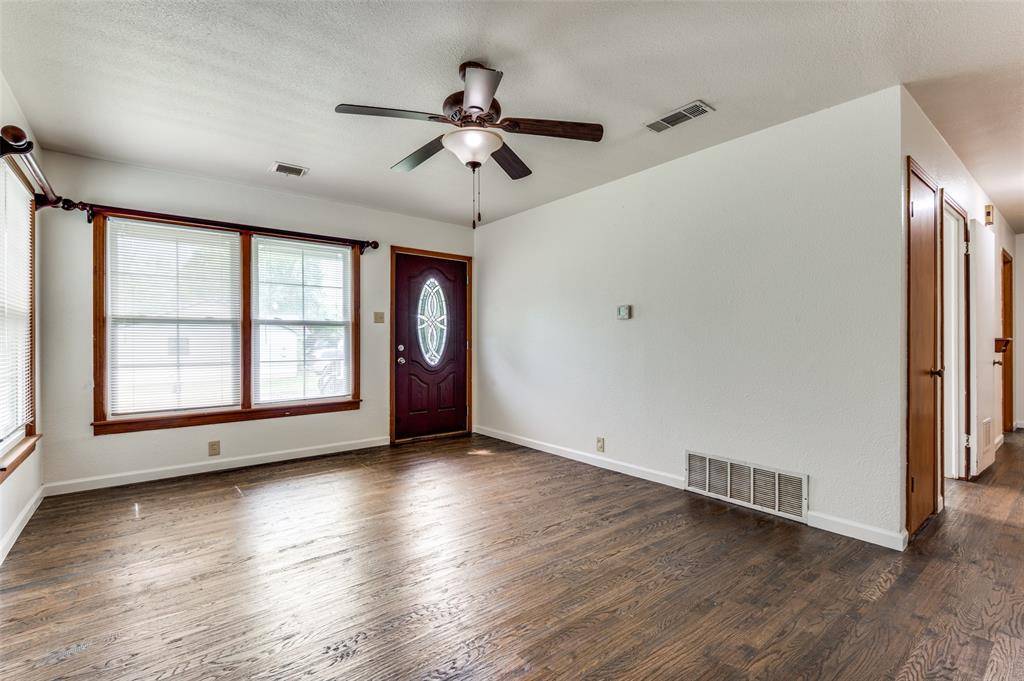 1901 Buck Street, Gainesville, TX 76240