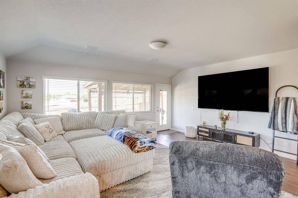 928 Ridgehurst Drive, Godley, TX 76044