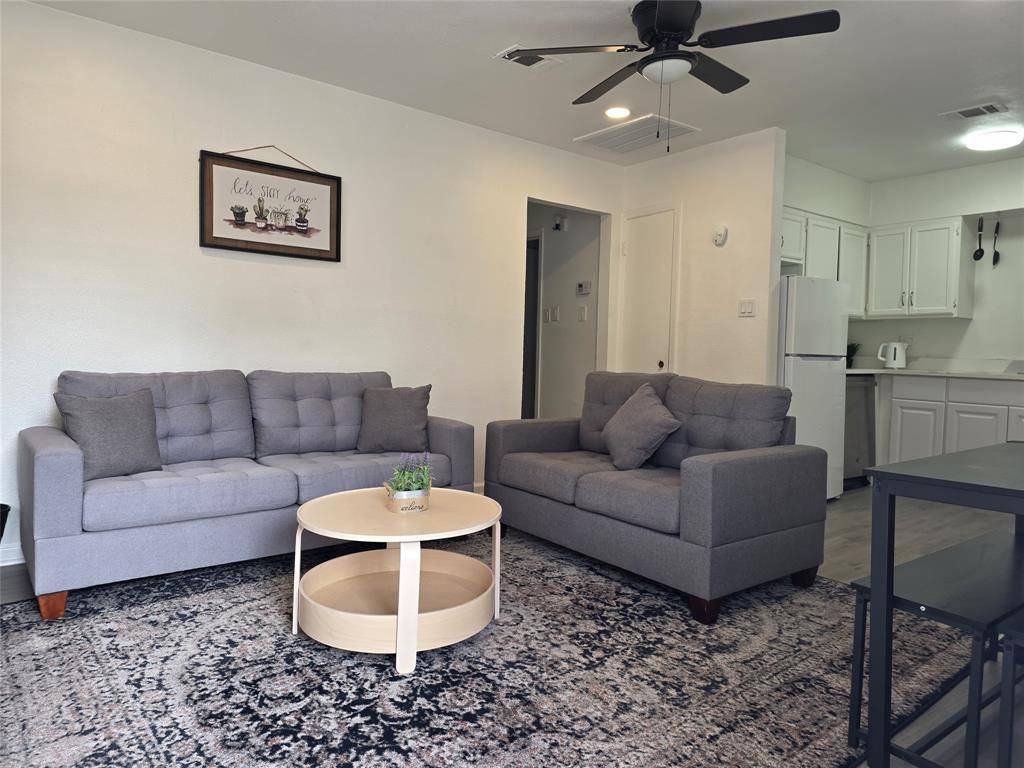 853 Broadway Avenue #A, Euless, TX 76040