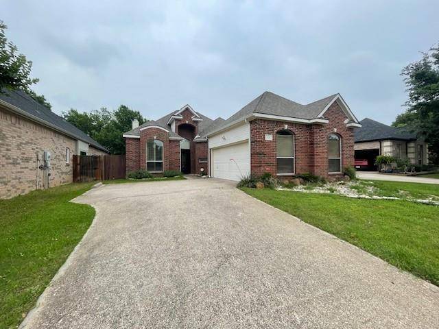 408 Hideaway Court, Euless, TX 76039