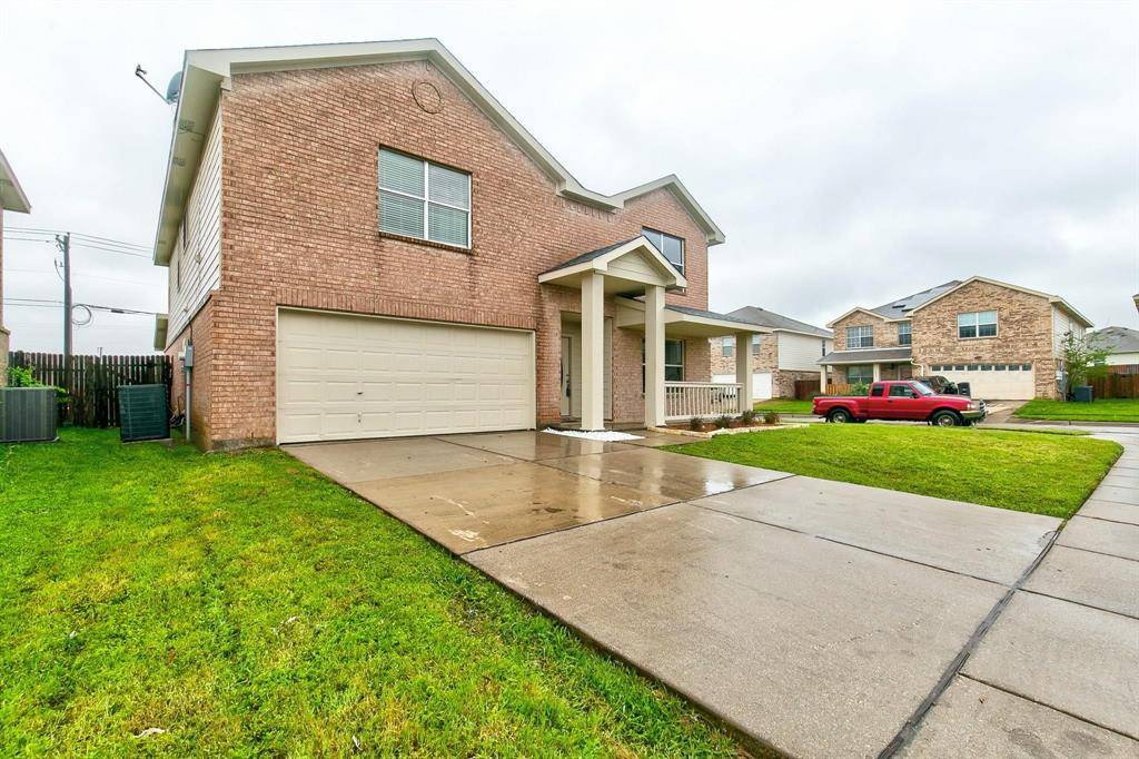9729 Manassas Road, Fort Worth, TX 76177
