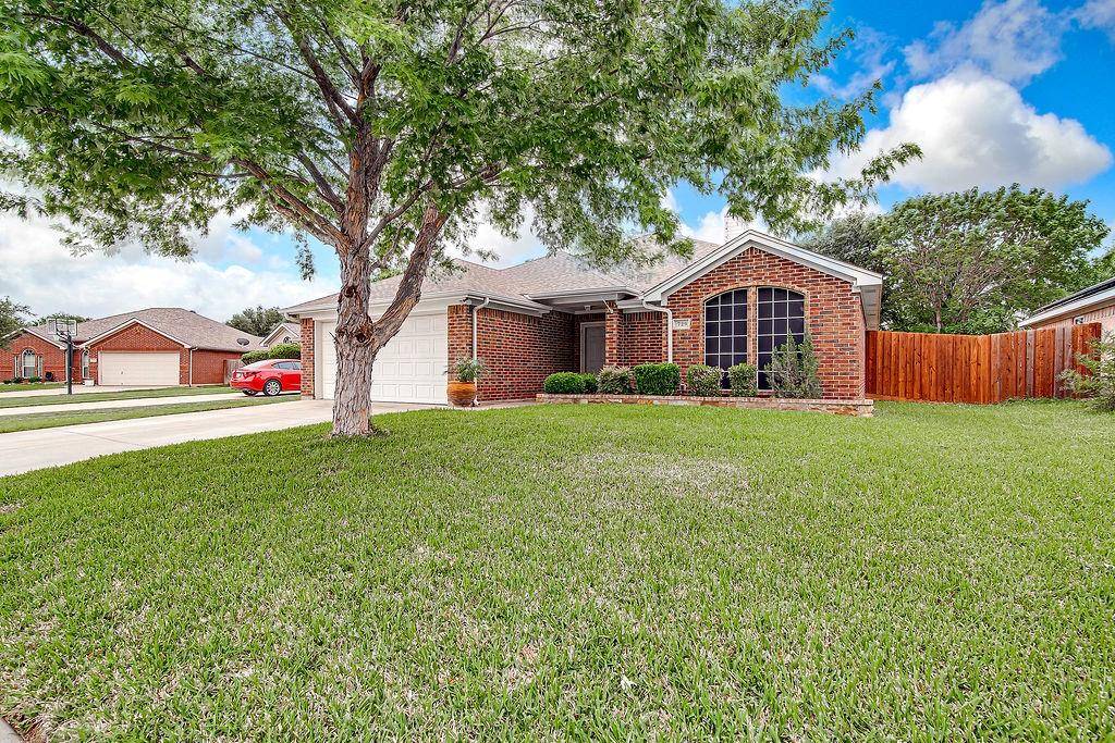 729 Tanglewood, Burleson, TX 76028