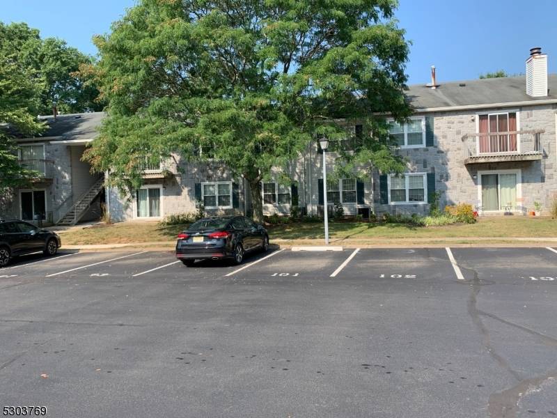 101 Quince Ct, Lawrence Twp., NJ 08648