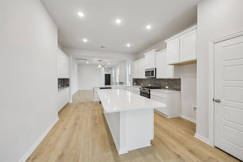 3941 Lakefield Drive, Heartland, TX 75114