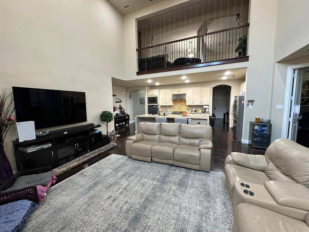 2404 Fountain Drive, Irving, TX 75063