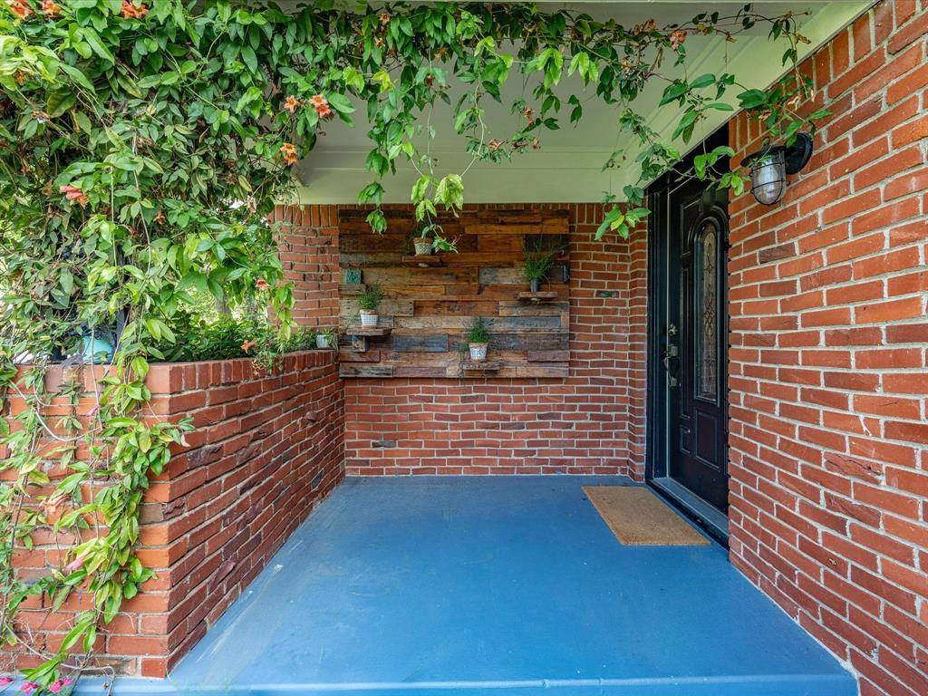 1217 Park Center Street, Benbrook, TX 76126