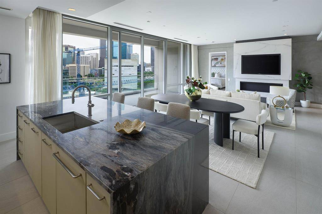 2408 Victory Park Lane #1039, Dallas, TX 75219