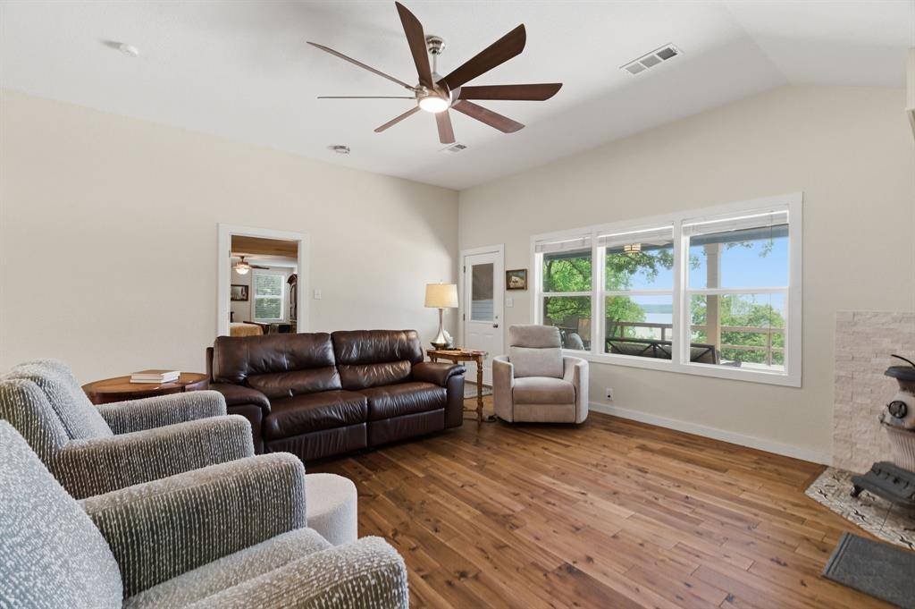 232 El Lago Road, Chico, TX 76431