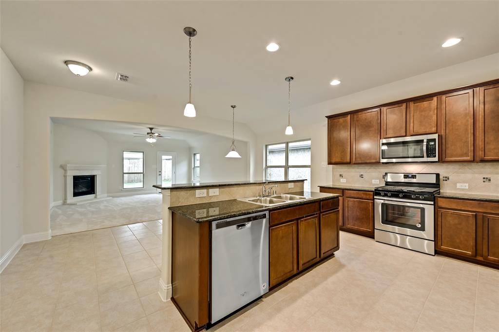 816 Bird Creek Drive, Little Elm, TX 75068