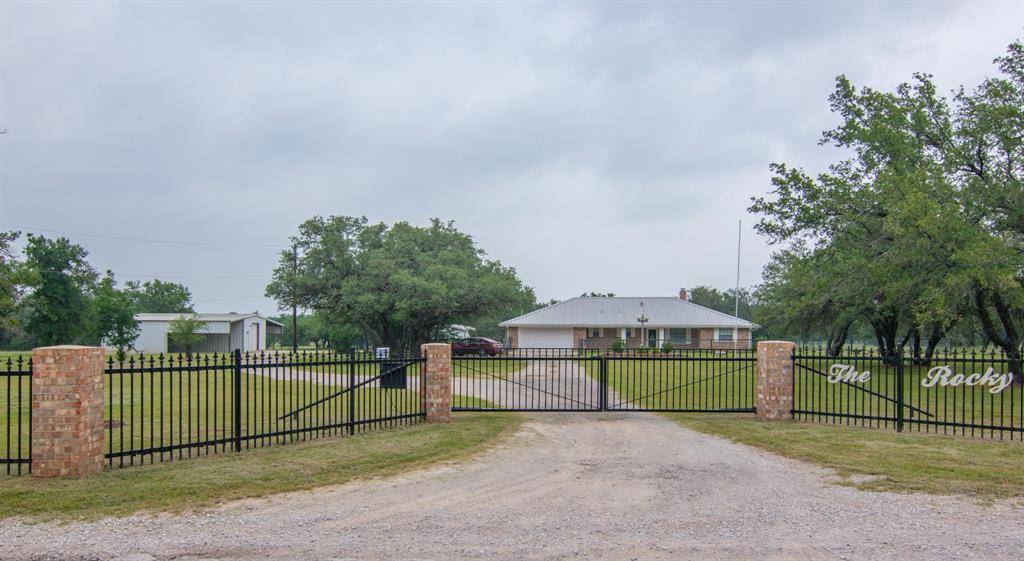 125 Circle P Heights Road, Brownwood, TX 76801