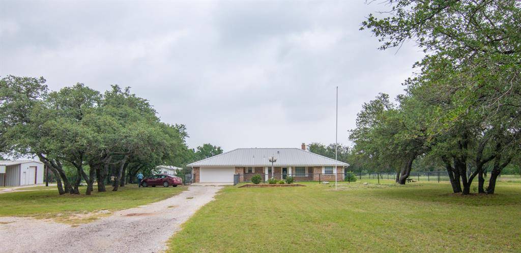 125 Circle P Heights Road, Brownwood, TX 76801