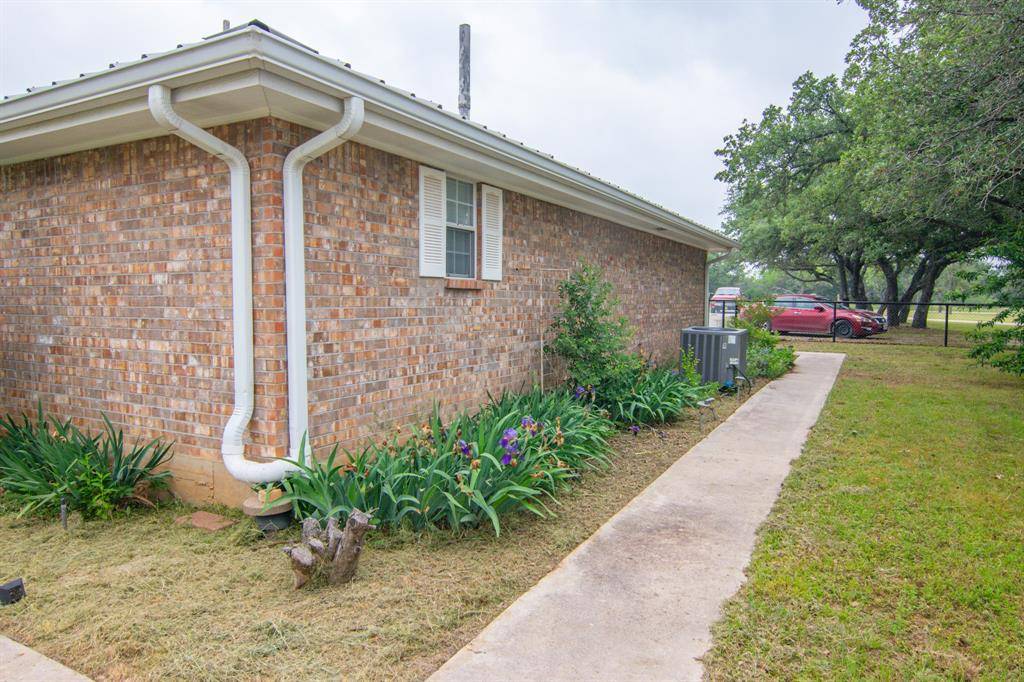 125 Circle P Heights Road, Brownwood, TX 76801