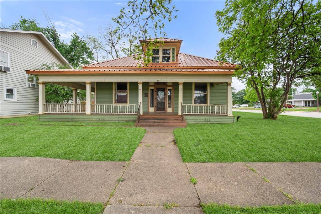 607 W Brown Street, Ennis, TX 75119