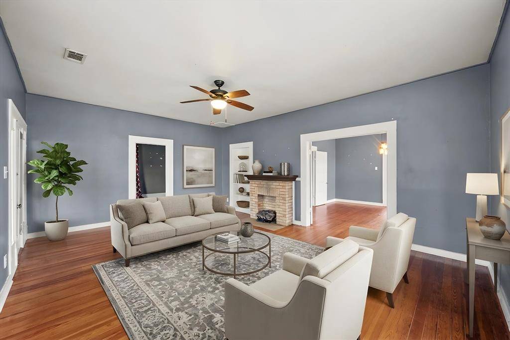 607 W Brown Street, Ennis, TX 75119