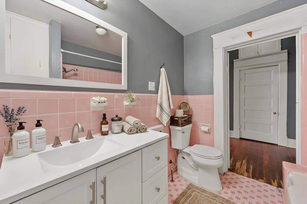 607 W Brown Street, Ennis, TX 75119