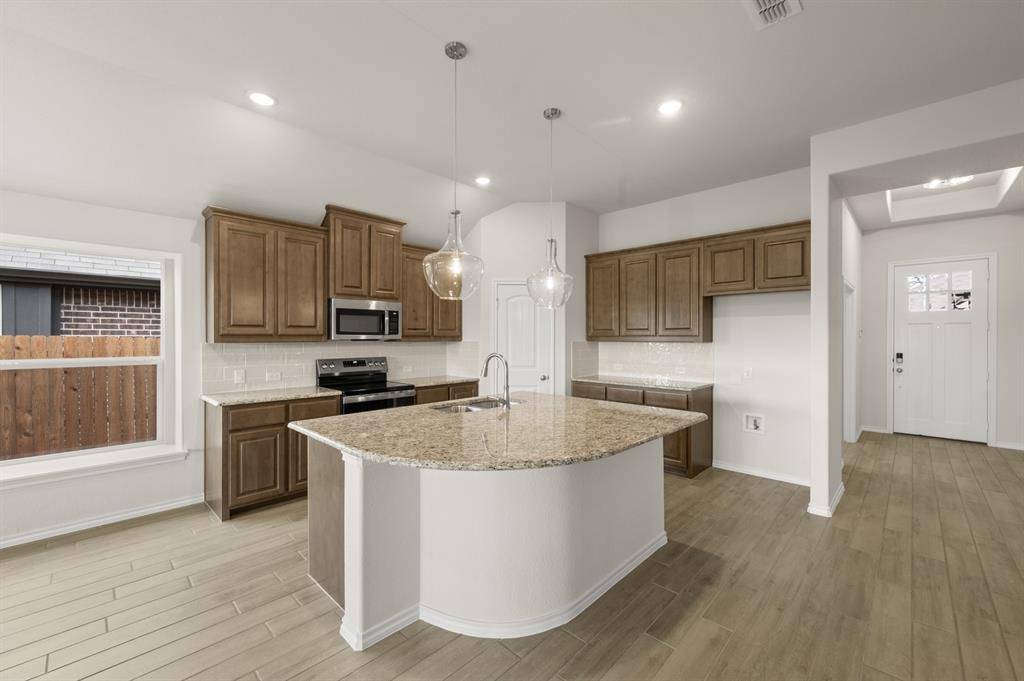 1133 Avery Road, Granbury, TX 76049