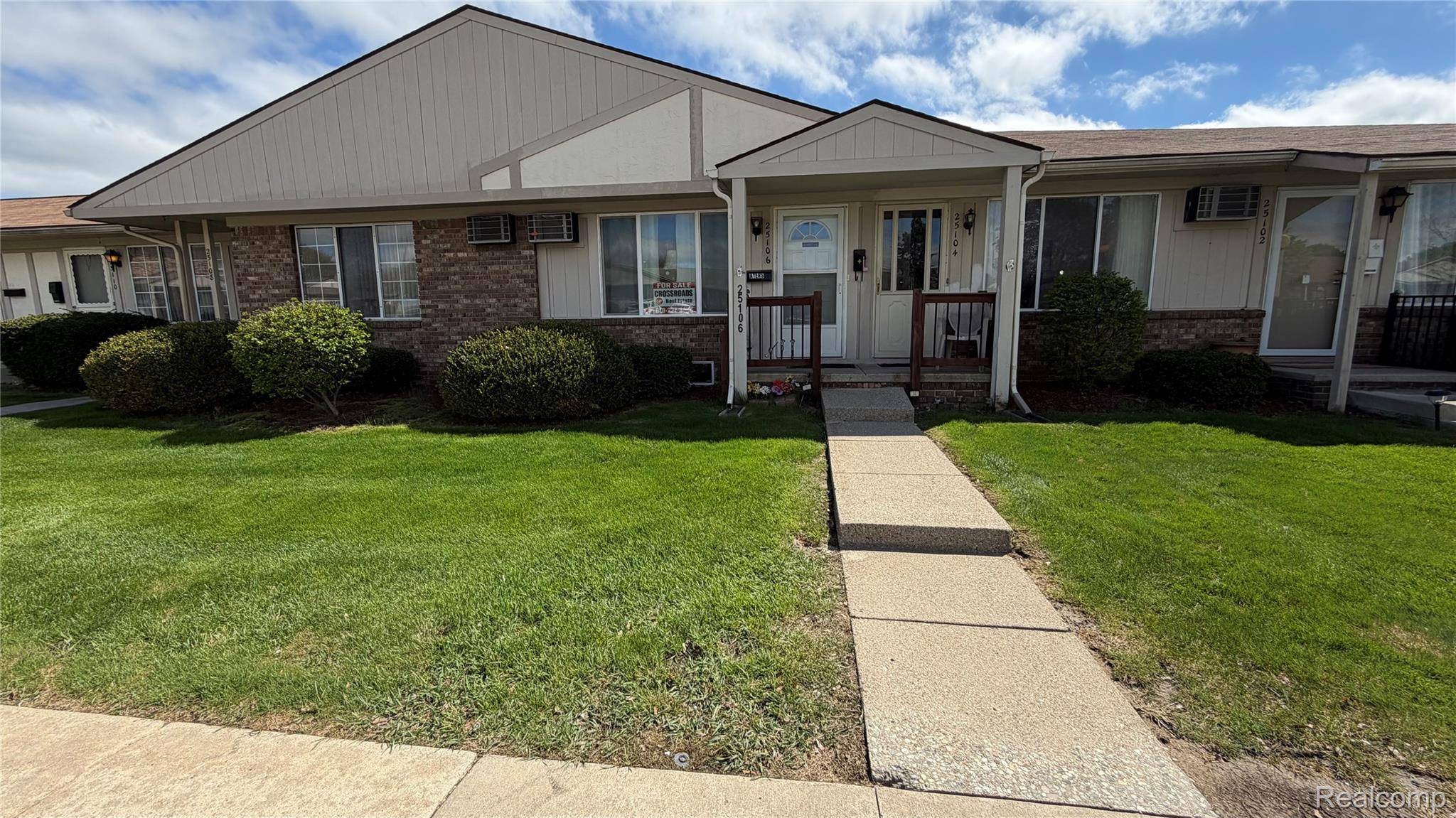 25106 Franklin Terrace #6, Southlyoncity_oakland, MI 48178