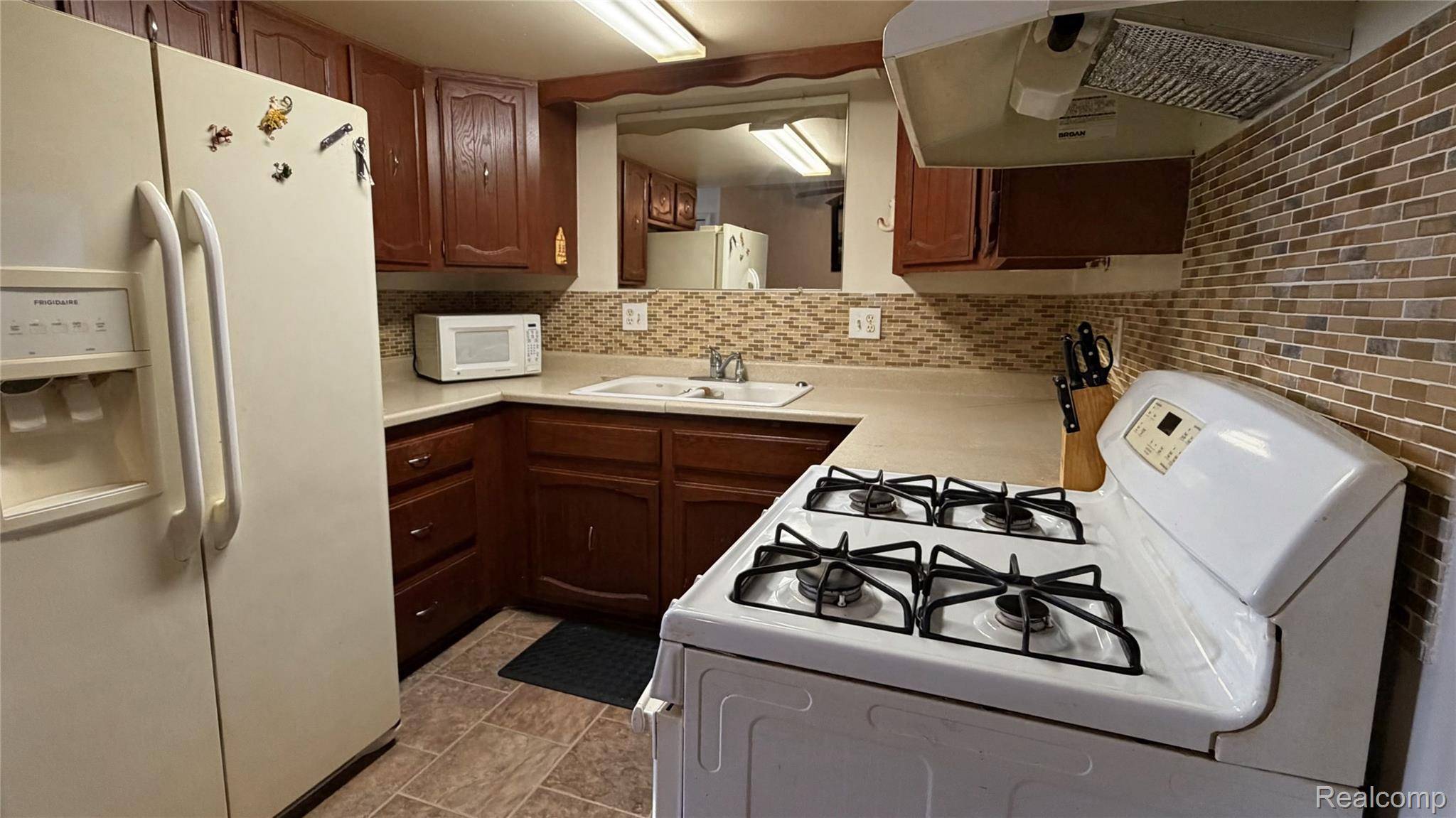 25106 Franklin Terrace #6, Southlyoncity_oakland, MI 48178