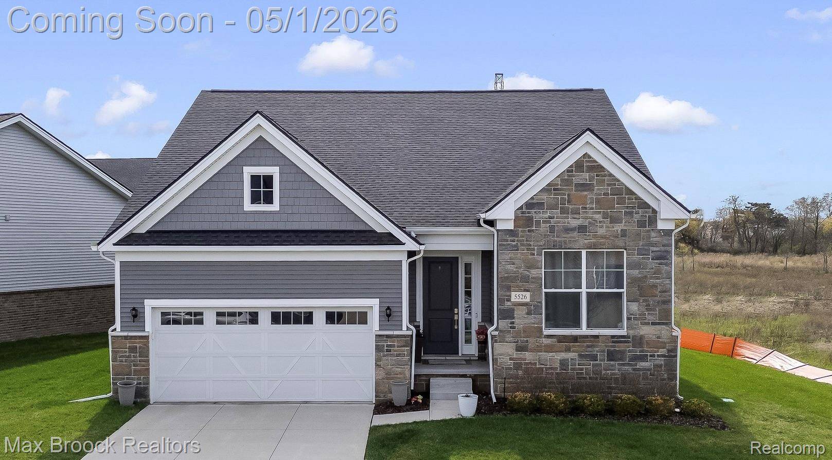 5526 Helmsdale BLVD, West Bloomfield Charter Township, MI 48322