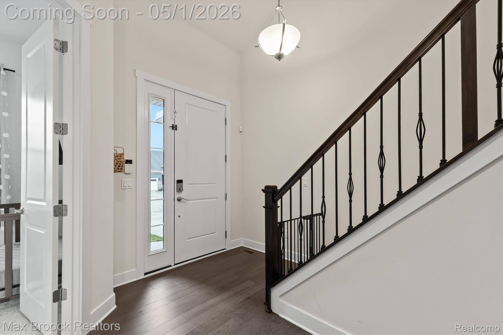 5526 Helmsdale BLVD, West Bloomfield Charter Township, MI 48322