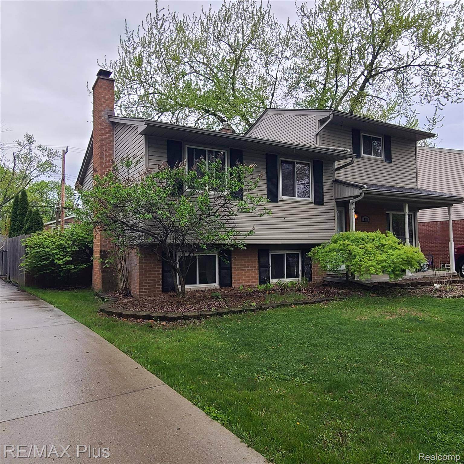 698 Shenandoah DR, Clawson, MI 48017