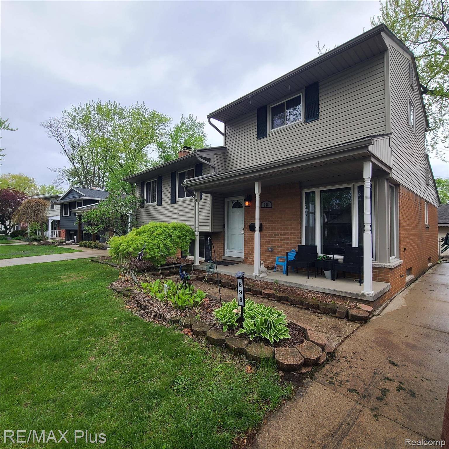 698 Shenandoah DR, Clawson, MI 48017