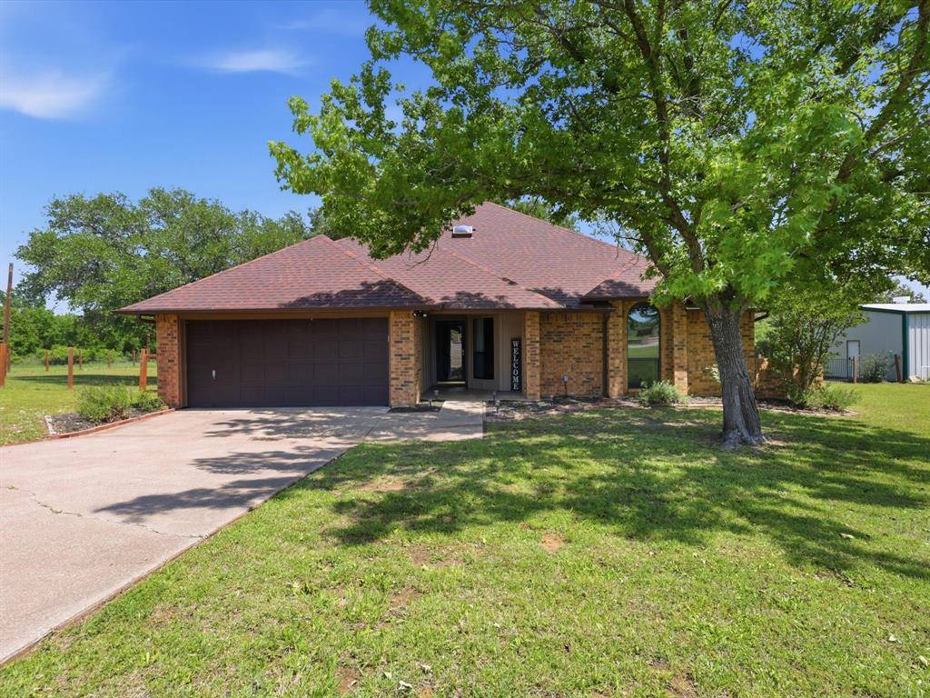 3028 English Creek Drive, Azle, TX 76020