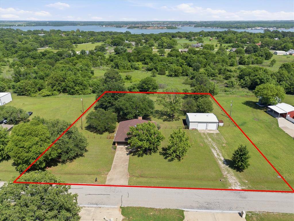 3028 English Creek Drive, Azle, TX 76020