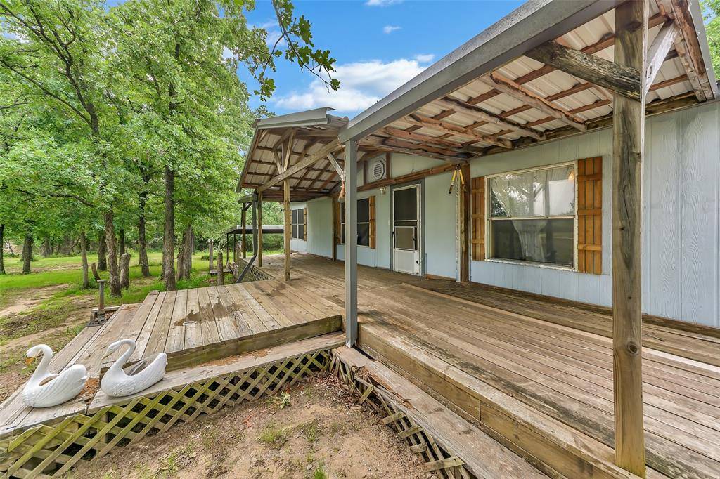 228 Slayden Drive, Sunset, TX 76270