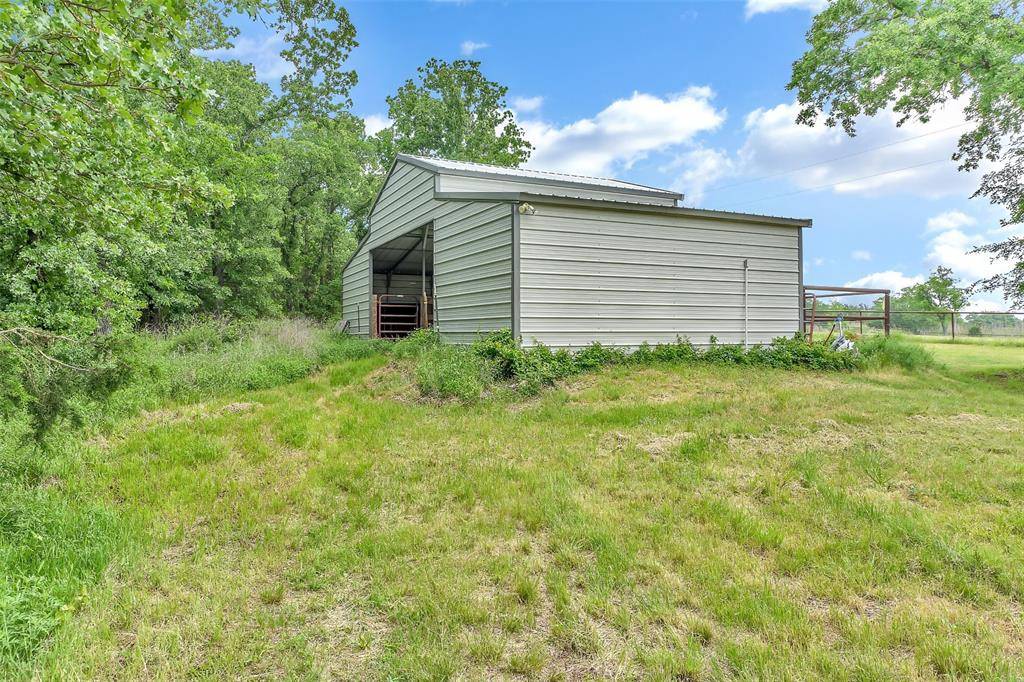 228 Slayden Drive, Sunset, TX 76270