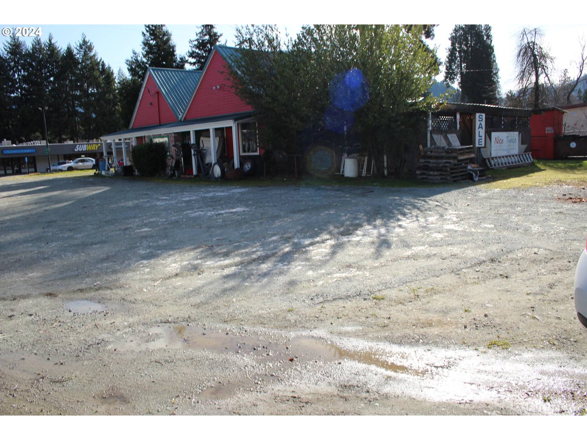 224 N MAIN ST, Canyonville, OR 97417