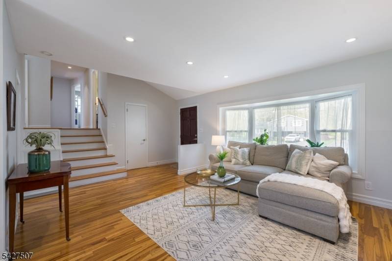 380 Charnwood Rd, New Providence Boro, NJ 07974