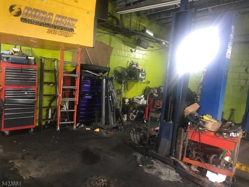 516 William St, East Orange City, NJ 07017