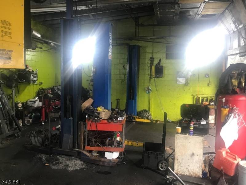 516 William St, East Orange City, NJ 07017