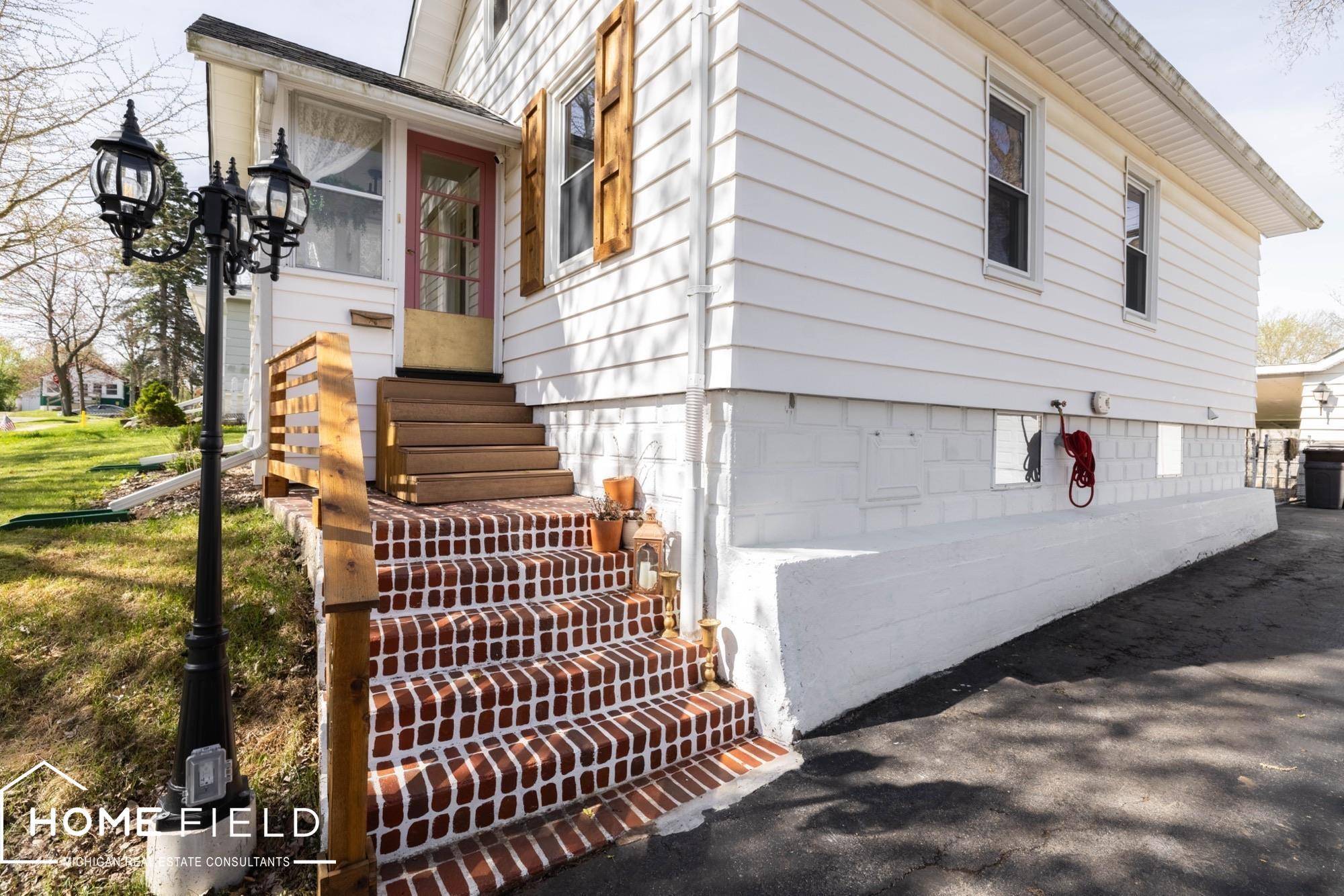1314 Broadway AVE, Owossocity_shiawassee, MI 48867