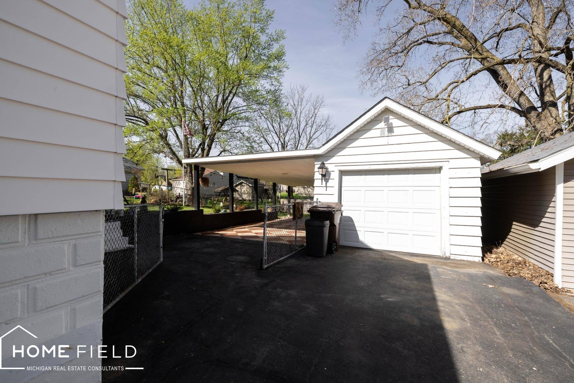 1314 Broadway AVE, Owossocity_shiawassee, MI 48867