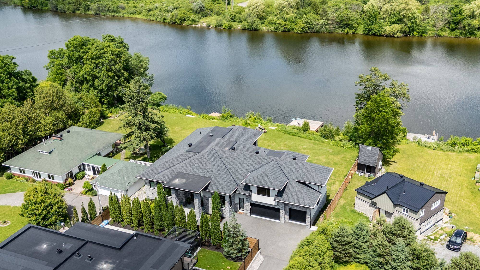 1981 PRINCE OF WALES DR, Cityview - Parkwoods Hills - Rideau Shore, ON K2C 3J7