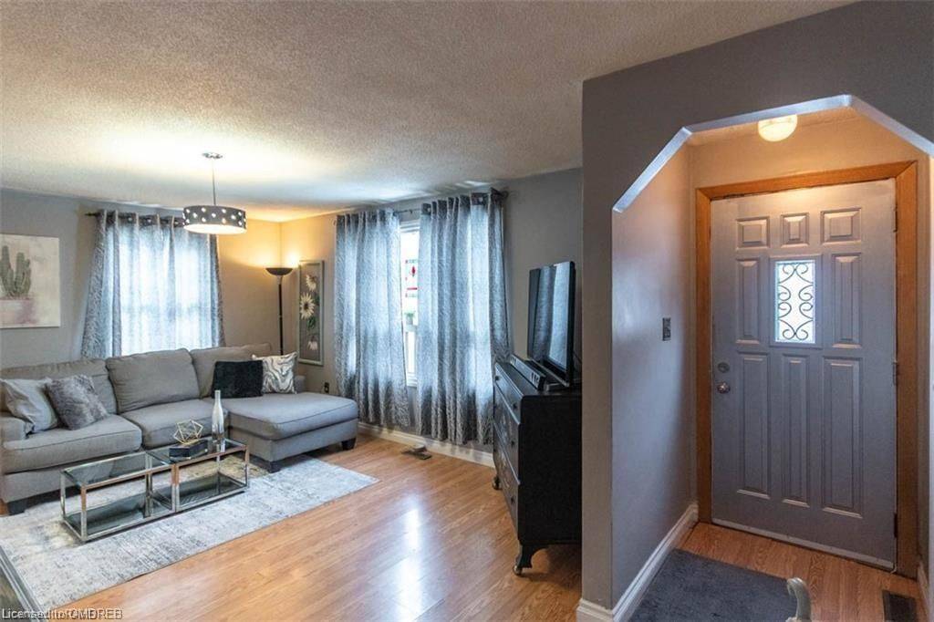 9697 Dickenson RD, Hamilton, ON L0R 1W0