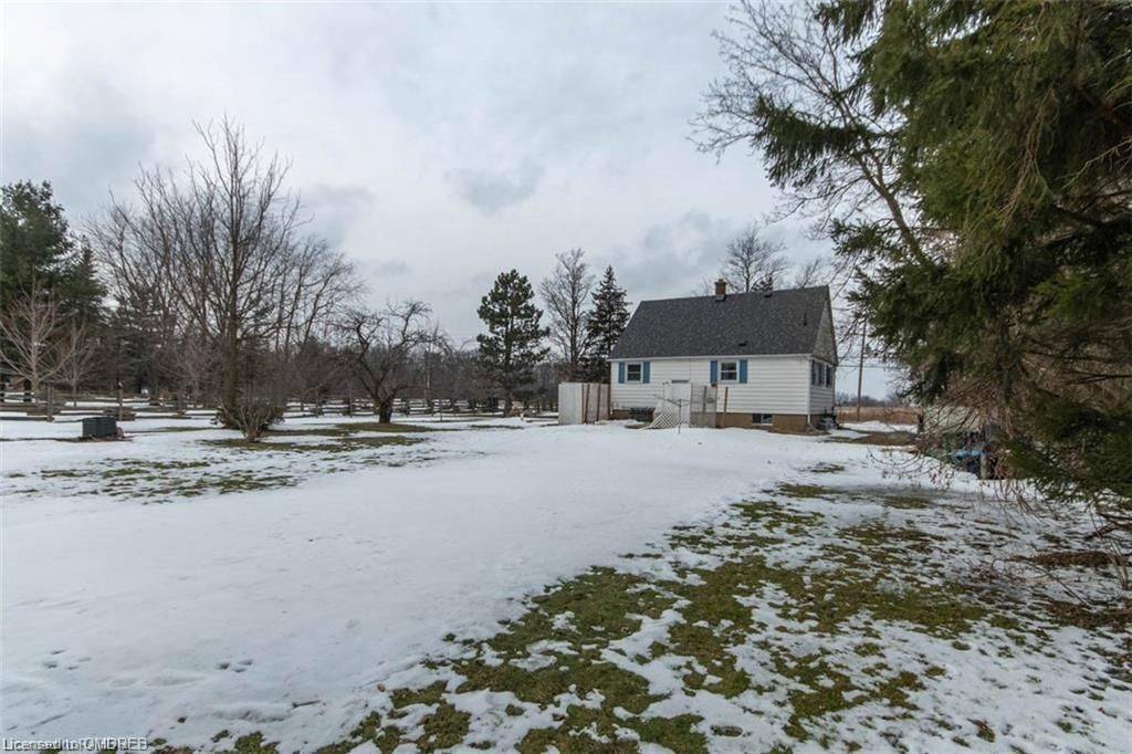 9697 Dickenson RD, Hamilton, ON L0R 1W0
