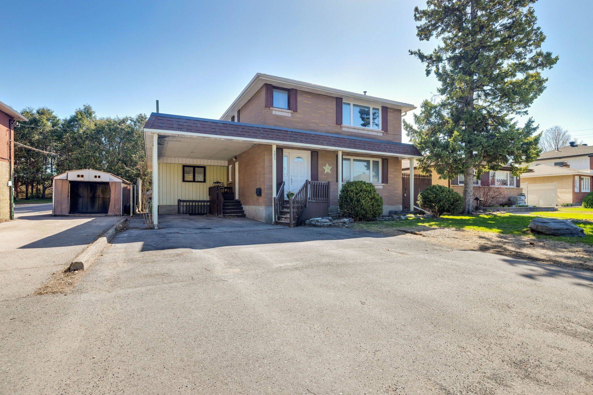 1311 S AVE, Alta Vista And Area, ON K1G 0C4