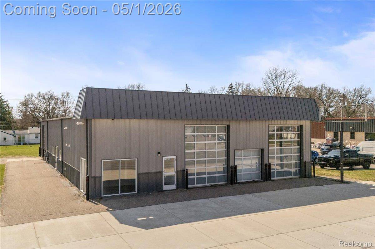 588 S Lapeer RD, Oxford Charter Township, MI 48371