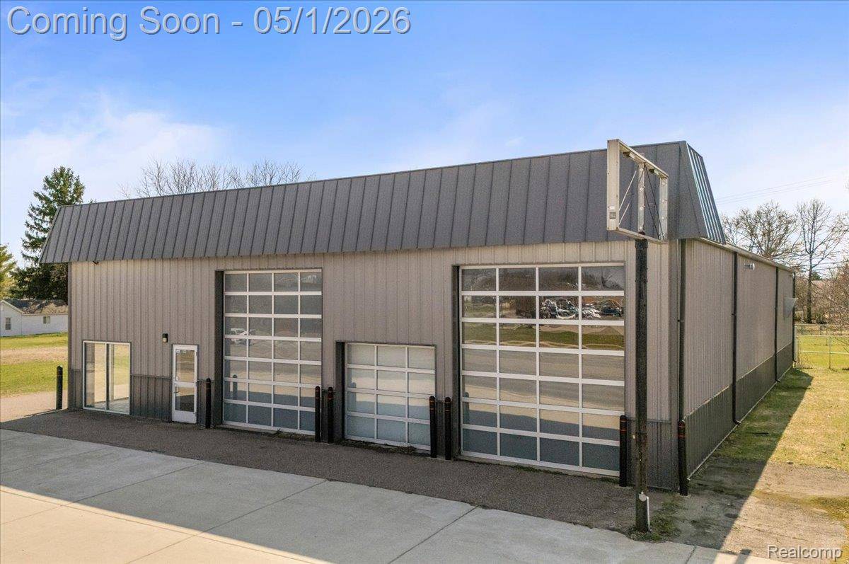588 S Lapeer RD, Oxford Charter Township, MI 48371