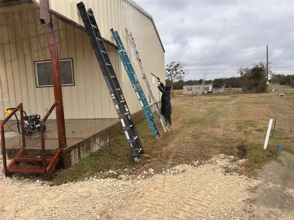 13332 FM 744, Barry, TX 75102