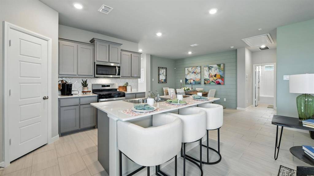509 BABBLING BROOK Drive, Denton, TX 76259