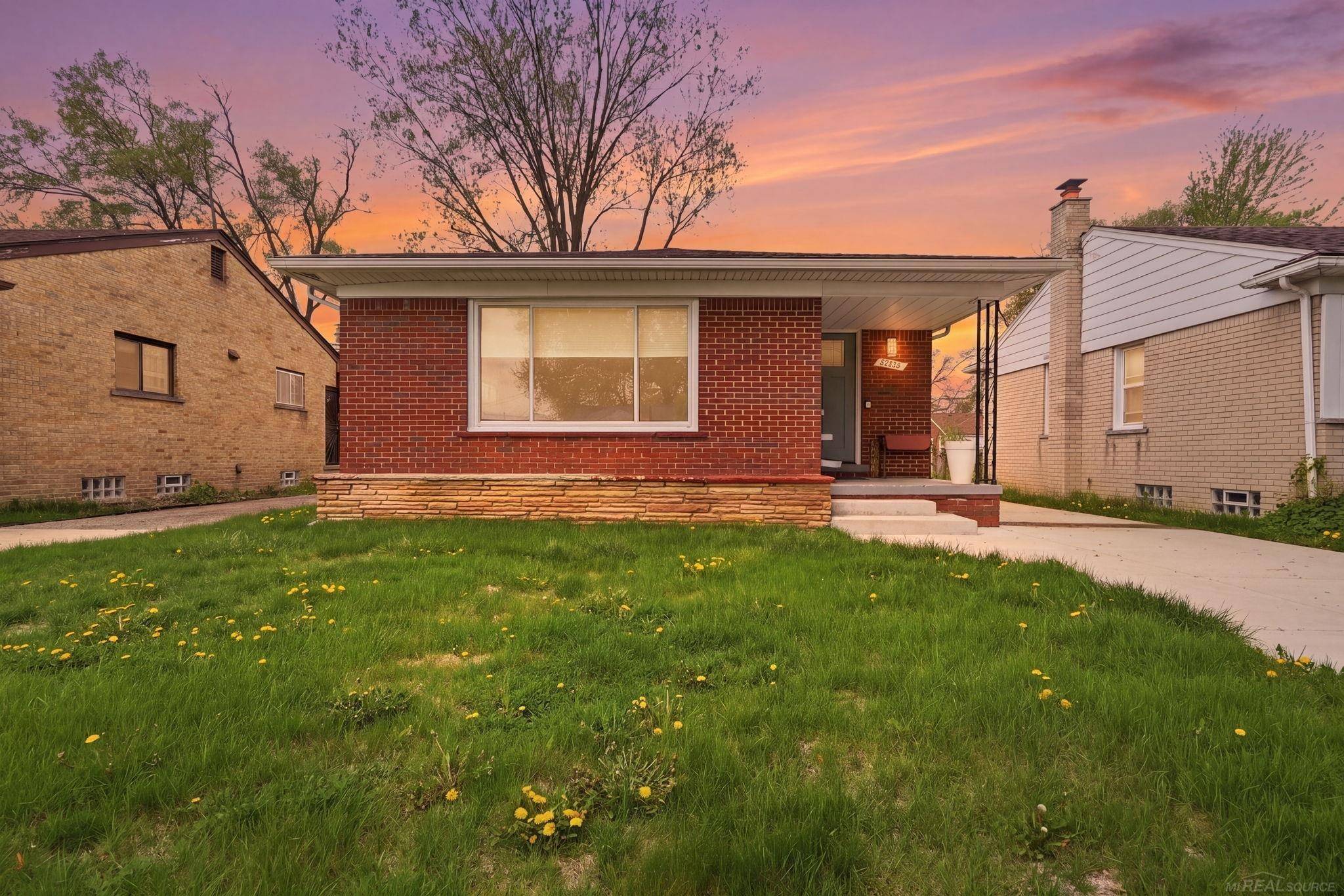 23005 Church ST, Oak Park, MI 48237