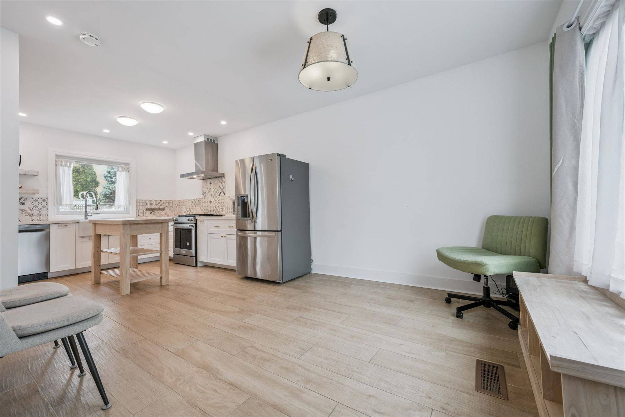 227 Martindale AVE, Oakville, ON L6H 4K2