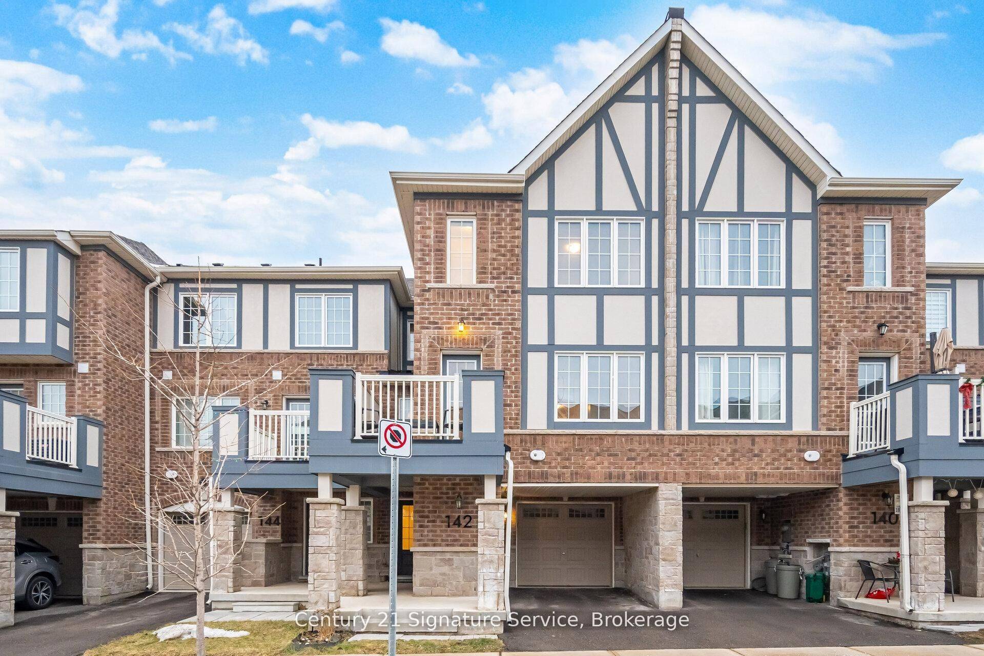 142 Christopher RD, Oakville, ON L6H 0Y2
