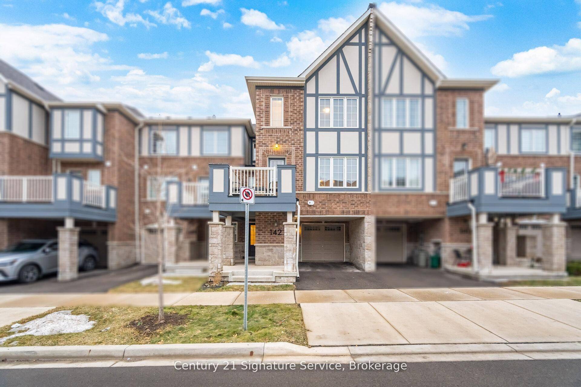 142 Christopher RD, Oakville, ON L6H 0Y2